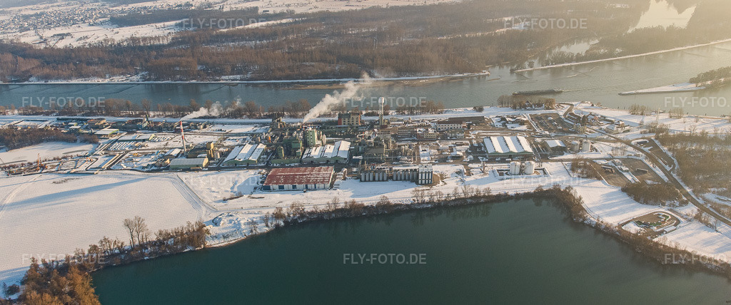 Luftbild: Chem. Industrie am Rhein im Winter bei Schnee in Lauterbourg im Bundesland Bas-Rhin in Frankreich.Foto: IMG_36582-Bearbeitet.jpg vom 05.01.2011 durch Werner Riehm/FLY-FOTO.deAuflösung des Originals: 6856 x 2864 px