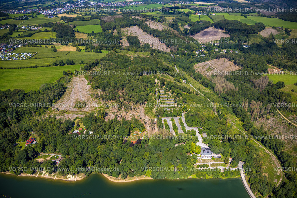 Breckerfeld230801769 | Luftbild, Haus Glörtal, Außengastronomie und Sonnenschirme, Waldgebiet mit Waldschäden und Kahlschlag, Loh, Breckerfeld, Ruhrgebiet, Nordrhein-Westfalen, Deutschland
