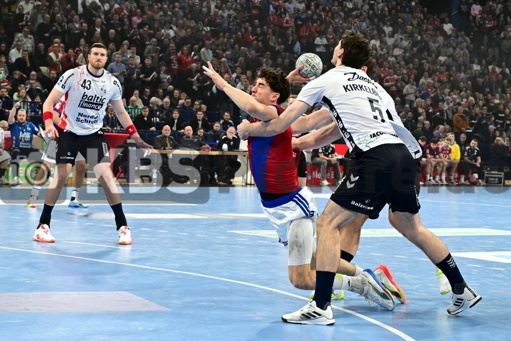 KBS Picture_HSVH-SGFl-Handewitt_008 | v.v. Kirkeloekke Niclas (SG Fl.-Handewitt) , Kofler Elias (HSV Hamburg) ,Sportarena :  Barclays Arena Hamburg, - Realisiert mit Pictrs.com