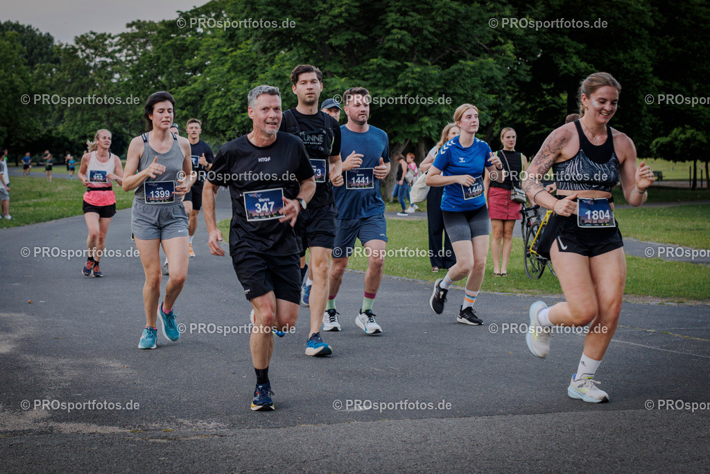 Sparda-Bank Nachtlauf Bonn; Bonn, 18.06.2025 | Impressionen vom Sparda-Bank Nachtlauf Bonn am 18.06.2025 in Bonn (Nordrhein-Westfalen). 