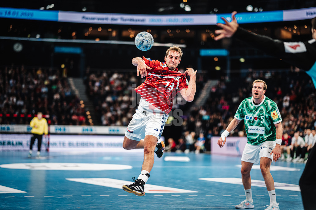 Handball | Männer | Saison 2024/2025 | DAIKIN Handball-Bundesliga | 10. Spieltag || Handball Sport Verein Hamburg vs. Füchse Berlin | 18.11.2024 | Niklas Weller (#13, Handball Sport Verein Hamburg) beim Wurf