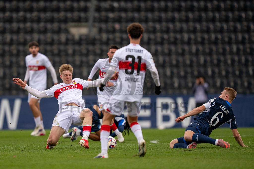 VfB Stuttgart II vs. TSG Hoffenheim II, Fussball, 3. Liga, 26. Spieltag, 15.03.2026 | Maximilian Herwerth (VfB Stuttgart II, #04),VfB Stuttgart II vs. TSG Hoffenheim II, Fussball, 3. Liga, 26. Spieltag, 15.03.2026Foto: photosbyphips/Philip Ziegler