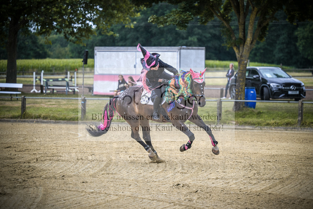 DOS_8721 | Entdecke hochwertige Reitturnierfotos von Foto Oger. Professionell, emotional und authentisch – jetzt Lieblingsmomente im Shop bestellen.Deutschlandweite Turnierfotografie. - Realisiert mit Pictrs.com