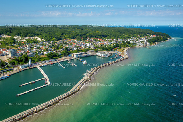 Ostsee16062364Ruegen_Sassnitz | Hafen von Sassnitz, Mole, Hotel Fürstenhof an der Seepromenade, Bäderarchitektur, Sassnitz, Rügen, , Ostseeküste,Mecklenburg-Vorpommern, Vorpommern, Mecklenburg-Vorpommern, Deutschland