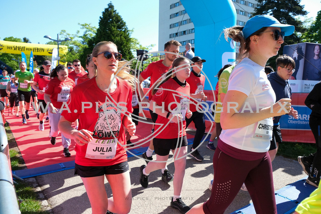 ..... | LINZ,AUSTRIA,27.April 24, Int. 3 Brückenlauf Linz  , Image shows: Photo: WAPICS / Michael ring