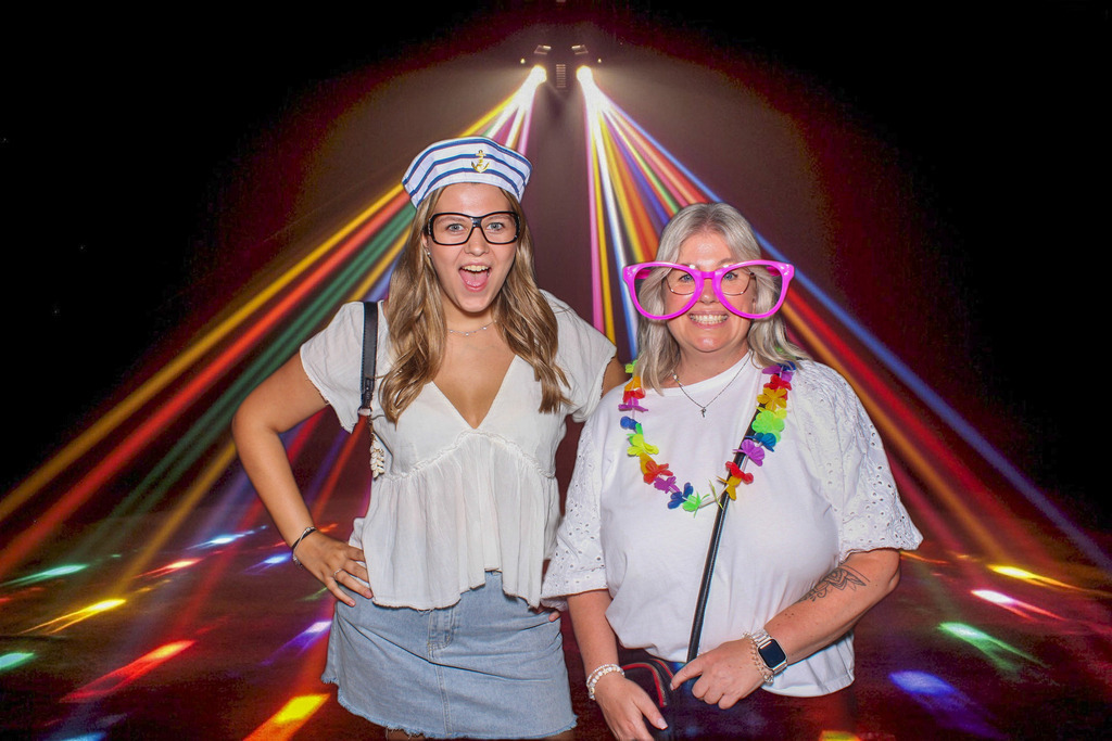 top-top.de-250628-007 | Foto, Video, Fotografie, Videografie, Fotobox, DJ, Discjockey, Musik, Musikbox, Veranstaltung, Photobooth, Amazon, Ebay, Buchtipp, Bestseller, Autor, Verlag, Buch, Wesel, Hamminkeln, NRW, Dinslaken, Rees, Drohne, Hochzeit, Party, Fotobox, Wesel, Fotograf