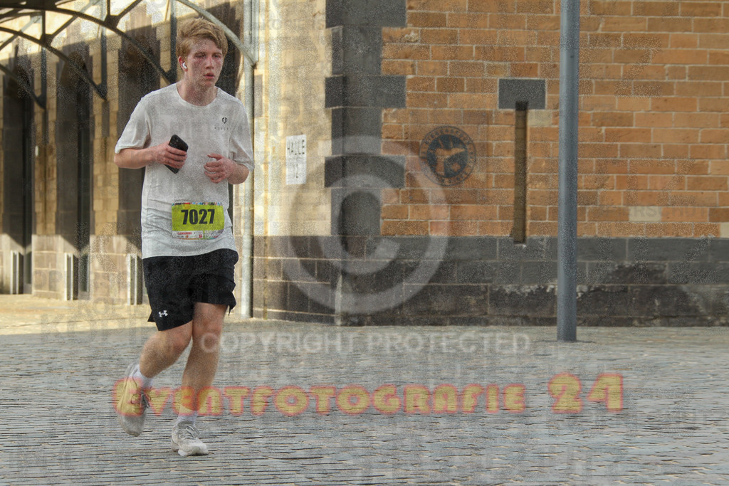 250920_1533_EV4_9132 | Sportfotografie im Rhein-Sieg Kreis, Köln, Bonn, NRW, Rheinland Pfalz, Hessen, etc. Unser Tätigkeitsfeld umfasst den Laufsport vom Volkslauf über den Marathon, Duathlon, Triathon bis zum Ultralauf wie Kölnpfad Ultra oder Schindertrail.