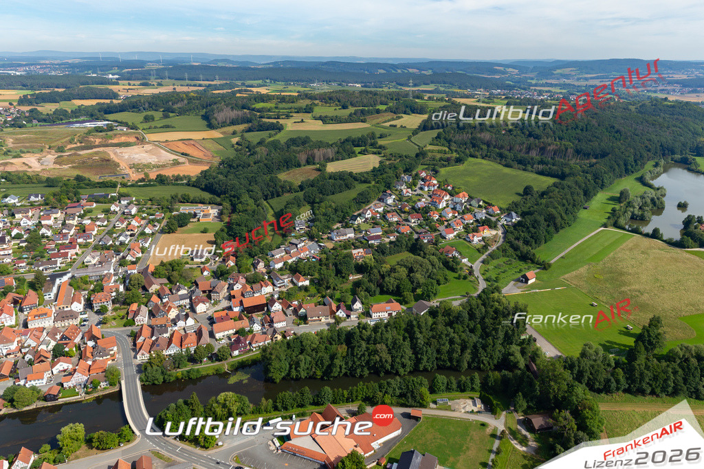Das Luftbild der Stadt Marktzeuln wurde 2021 vom Flugzeug heraus erstellt (keine Drohne) Aufnahmehöhe ca.450 Meter- hohe Bildauflösung und Druck-Qualität garantiert!