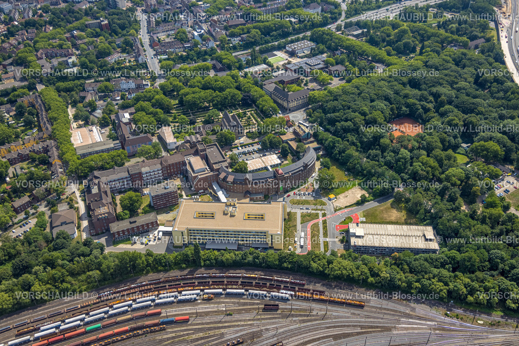 Duisburg220702447 | Luftbild, HELIOS St. Johannes Klinik Duisburg, Abtei-Gymnasium, Abtei Hamborn und Abteifriedhof, Alt-Hamborn, Duisburg, Ruhrgebiet, Nordrhein-Westfalen, Deutschland