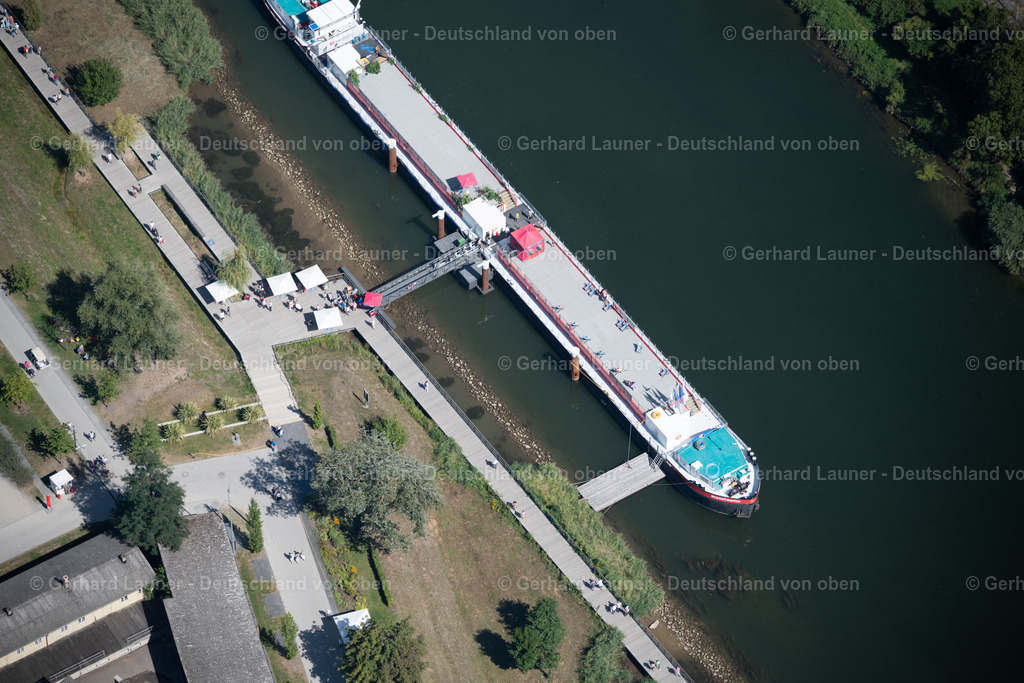 3902504 | Frachtschiff an einem Anleger im Gelände der Bundesgartenschau Heilbronn 2019 im Bundesland Baden-Württemberg