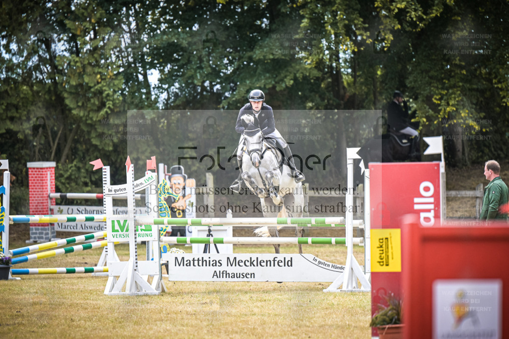 DOS_0633 | Entdecke hochwertige Reitturnierfotos von Foto Oger. Professionell, emotional und authentisch – jetzt Lieblingsmomente im Shop bestellen. - Realisiert mit Pictrs.com