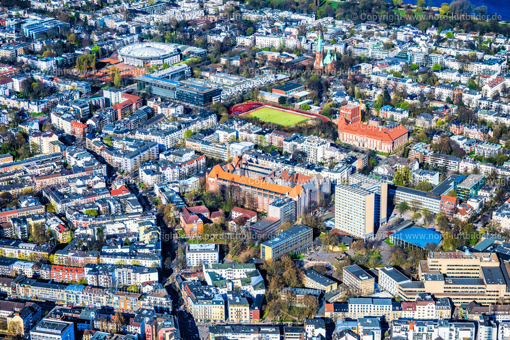 Hamburg_Rothenbaum_ELS_4966060425 | HAMBURG 06.04.2025 Innenstadtbereich am Mittelweg - Rothenbaumchaussee im Stadtgebiet im Ortsteil Harvestehude in Hamburg, Deutschland. // District on Mittelweg - Rothenbaumchaussee in the city in the district Harvestehude in Hamburg, Germany. Foto: Martin Elsen