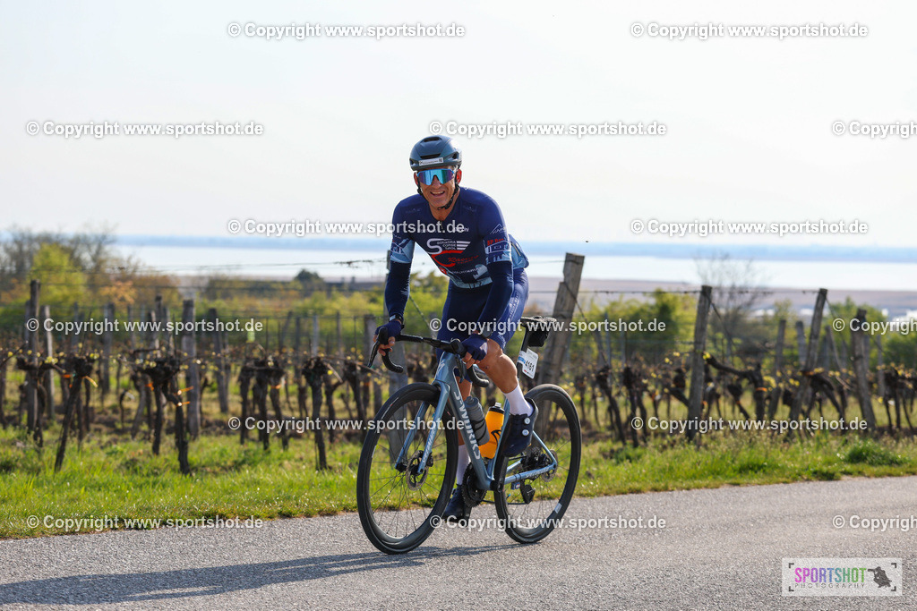 Neusiedlersee Radmarathon 2026 | @sportshot_your_pictrs #yourpictures#roadtowm2029 #nrm #neusiedlerseeradmarathon #neusiedlersee #neusiedlerseetourismus #burgenland #mörbisch #nrm26 #burgenlandtourismus #voglundco #poweredbyburgenlandtourismus #radsport #rad #marathon #ucigranfondo #visitburgenland #ucigranfondoworldseries