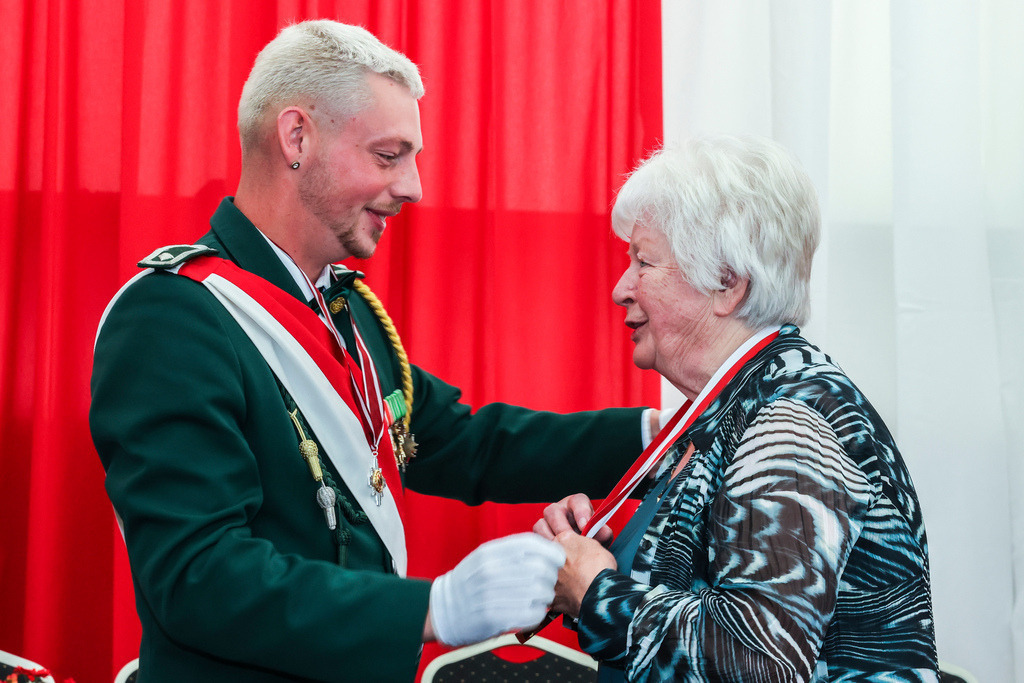 top-top.de 240601-031 | Foto, Video, Fotografie, Videografie, Fotobox, DJ, Discjockey, Musik, Musikbox, Veranstaltung, Photobooth, Amazon, Ebay, Buchtipp, Bestseller, Autor, Verlag, Buch, Wesel, Hamminkeln, NRW, Dinslaken, Rees, Drohne, Hochzeit, Party, Fotobox, Wesel, Fotograf