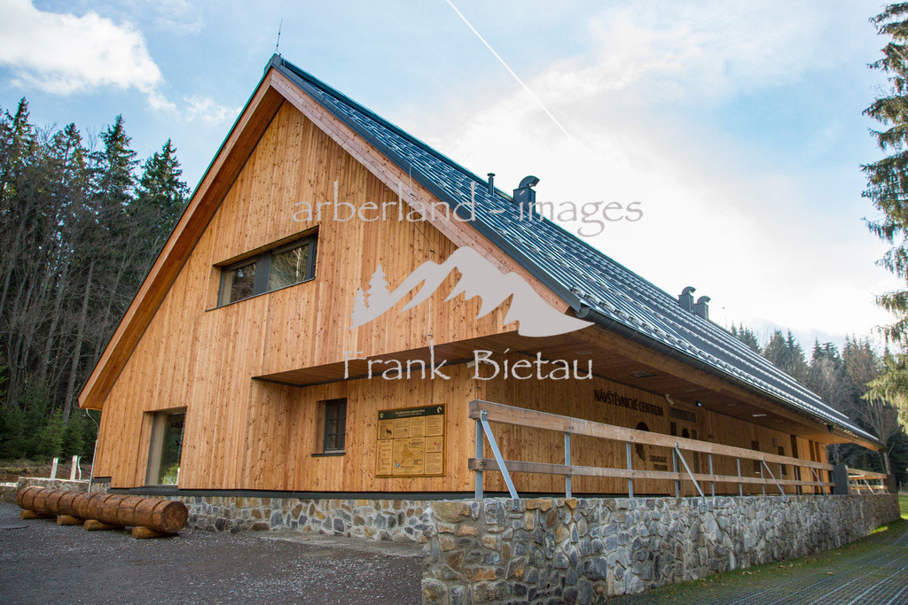 25122015-fb-8402 | neues Tierfreigehege / NP Sumava

Bild: das neue Infozentrum