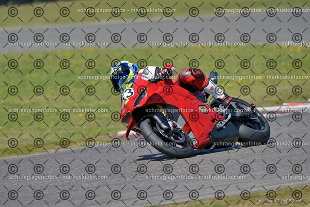 26BT01-1563 | 063 - Realisiert mit Pictrs.com