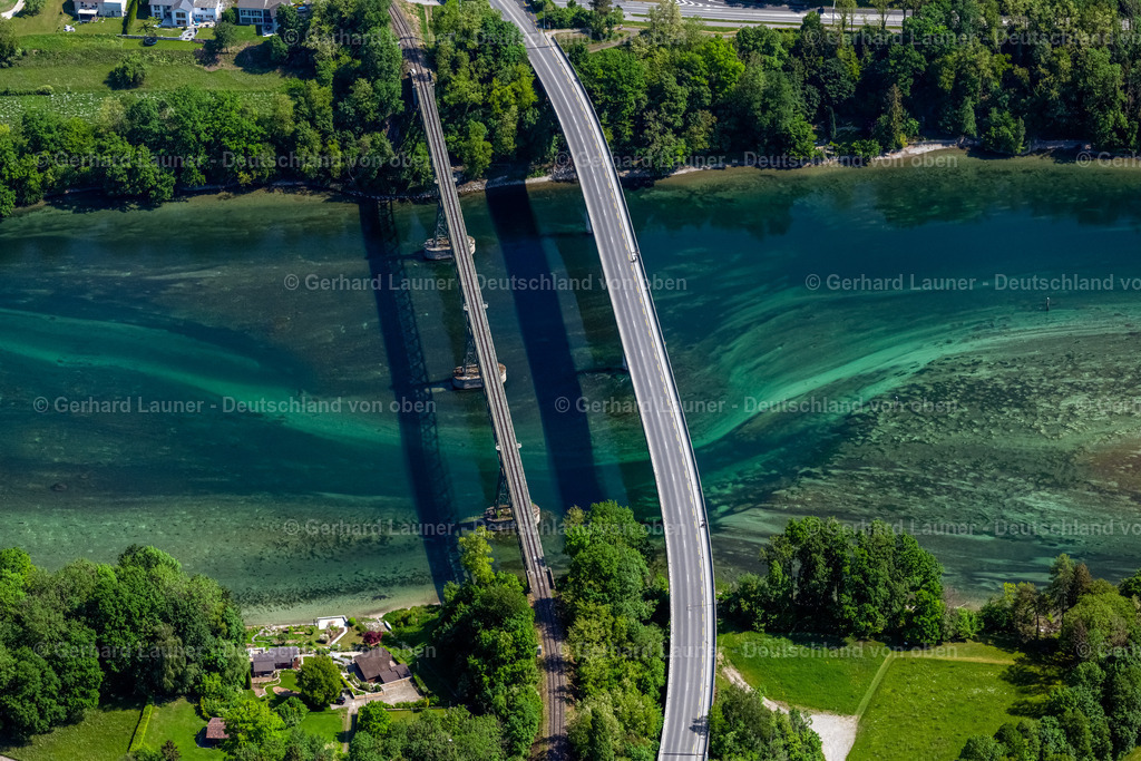 4026948 | HEMISHOFEN 17.05.2020 Straßen- Brückenbauwerk entlang bei im Ortsteil Hemishofen in Hemishofen im Kanton Schaffhausen, Schweiz. // Road bridge construction along at in the district Hemishofen in Hemishofen in the canton Schaffhausen, Switzerland. Foto: Gerhard Launer