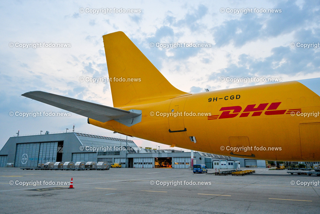 DHL Hoersching_ Warehouse_ Pakete_ Flugzeugbeladung_ 26.06.2023-69 | 26.06.2023, Linz Hoersching, AUT, DHL Hoersching, Warehouse, Flugzeugbeladung Pakete, im Bild Frachtflugzeug 