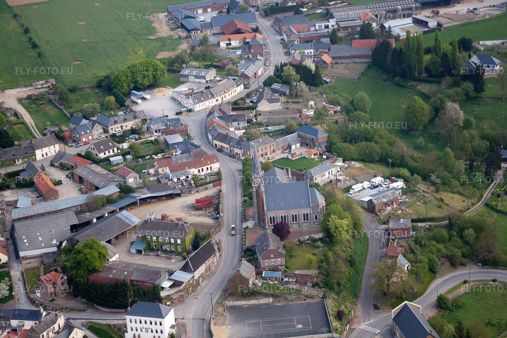 Vue aérienne: Vue de la ville à Lesquielles-Saint-Germain dans le département Aisne, France. Photo: IMG_39994.jpg prise le 17/04/2011 par Werner Riehm/FLY-FOTO.euRésolution de l'original: 4752 x 3168 px