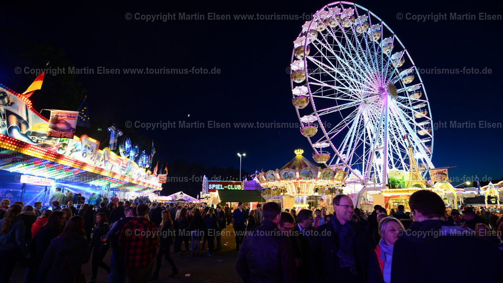 Neukloster Pfingstmarkt_ELS_2343 | Neukloster Pfingstmarkt - Aufnahmedatum: 23.05.2015, Aufnahmehoehe:  m, Koordinaten:  - , Bildgroesse: 7360 x  4140 Pixel - Copyright 2015 by Martin Elsen, Kontakt: Tel.: +49 157 74581206, E-Mail: info@schoenes-foto.deSchlagwoerter,Volksfest,Pfingsten,Jahrmarkt,Riesenrad,Feiern,Buden,Dancer,Foto - Realisiert mit Pictrs.com