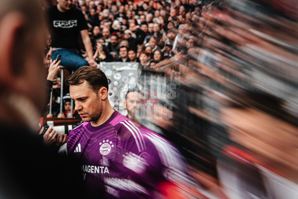 Fußball | Männer | Saison 2025/2026  | Fußball-Bundesliga | 29. Spieltag | FC St. Pauli vs. FC Bayern München | 11.04.2026 | Manuel Neuer (#1, FC Bayern München) auf dem Weg ins Stadion Objektivfilter