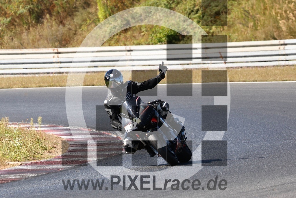 0892-20240814_13839 | Schöne Erinnerungen an spannende Momente - das festzuhalten ist unser Job. PIXELrace.de ist seit 2003 auf den Rennstrecken Europas unterwegs um die Action draußen beim Fahren und die wunderbare Stimmung imm Fahrerlager für euch einzufangen.