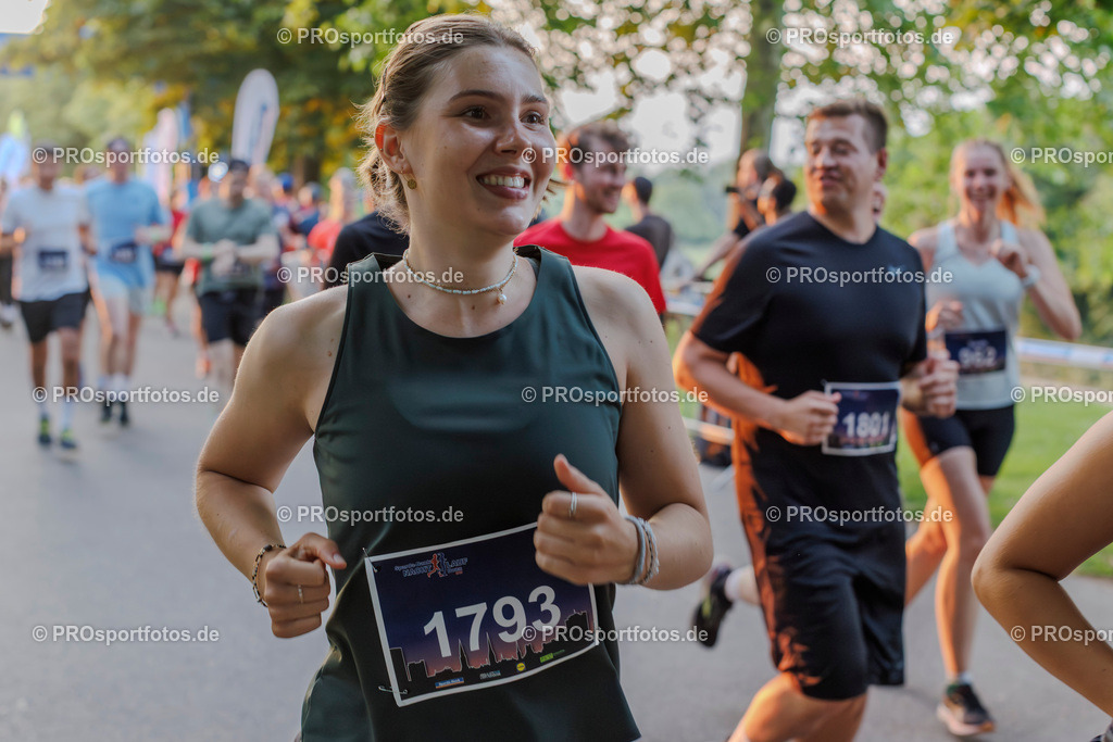 Sparda-Bank Nachtlauf Bonn; Bonn, 18.06.2025 | Impressionen vom Sparda-Bank Nachtlauf Bonn am 18.06.2025 in Bonn (Nordrhein-Westfalen). 