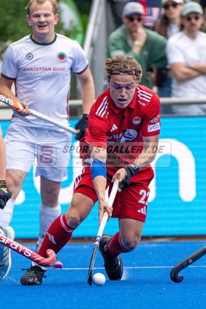 Final4_20250601-1508-HK108682 | Krefeld, Deutschland, 01.06.2025:  Feldhockey Final4 2025 – „Deutsche Feldhockey-Meisterschaften 2025“ Crefelder HTC - Rot-Weiss Köln (Finale Herren) im Gerd-Wellen-Hockeyanlage am 01.06.2025 in Krefeld, Deutschland. (Foto von Kramhöller/Fehrmann/Kaste)Krefeld, Germany, 01.06.2025: Feldhockey Final4 2025 – „Deutsche Feldhockey-Meisterschaften 2025“ Harvestehuder HTC - Düsseldorfer HC (Finale Damen) in Gerd-Wellen-Hockeyanlage at 01.06.2025 in Krefeld, Deutschland. (Foto from Kramhöller/Fehrmann/Kaste)