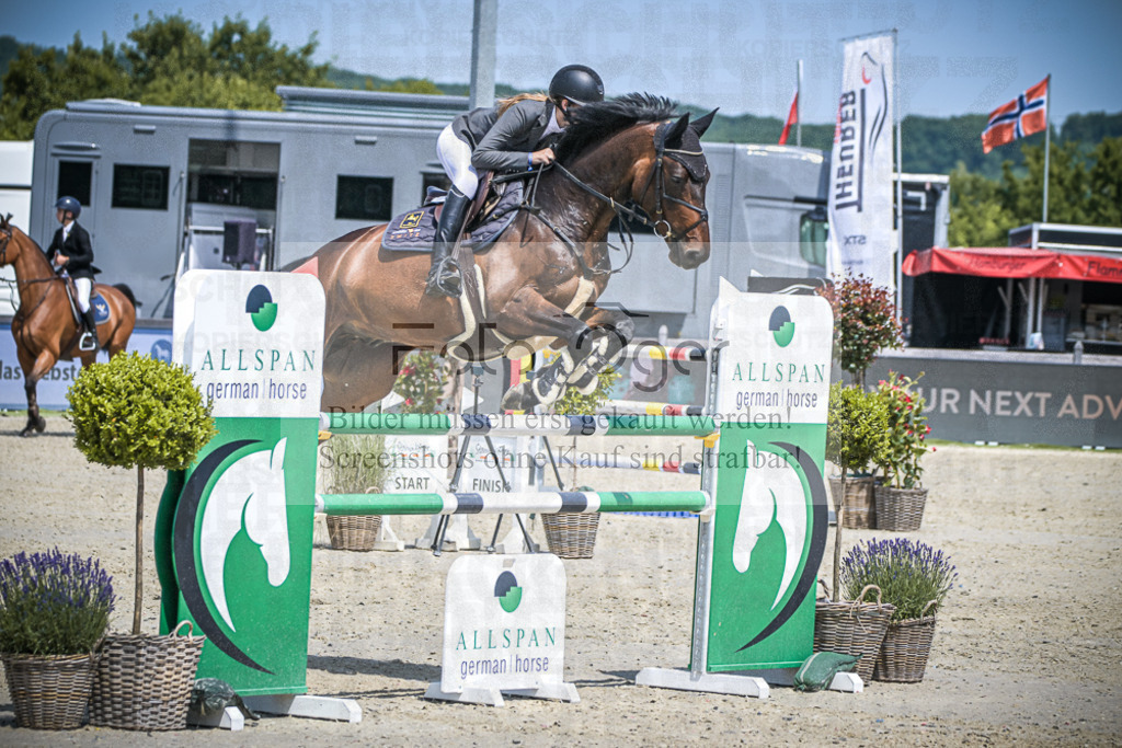 DOS_2779 | Entdecke hochwertige Reitturnierfotos von Foto Oger. Professionell, emotional und authentisch – jetzt Lieblingsmomente im Shop bestellen.Deutschlandweite Turnierfotografie. - Realisiert mit Pictrs.com