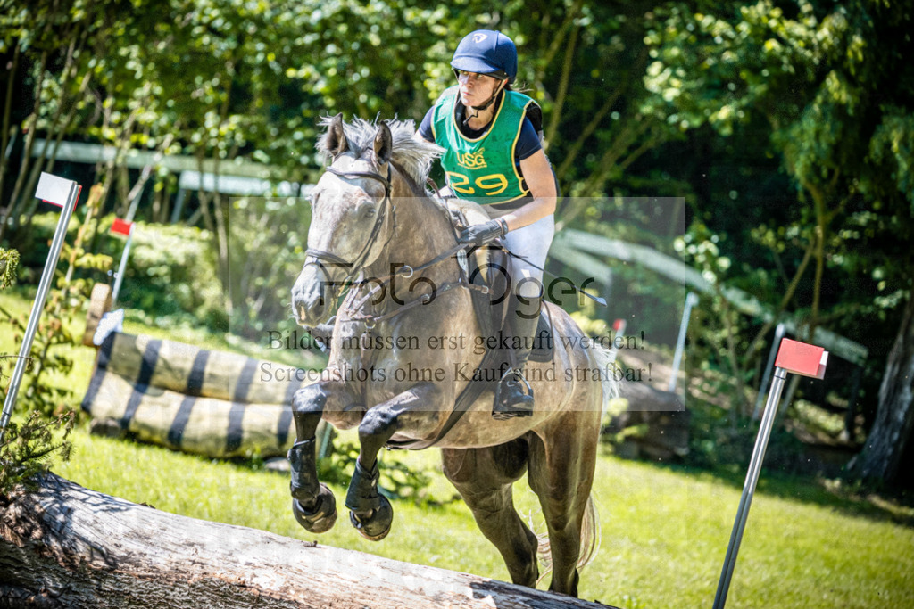 Vielseitigkeitsturnier Melle Oldendorf | Entdecke hochwertige Reitturnierfotos von Foto Oger. Professionell, emotional und authentisch – jetzt Lieblingsmomente im Shop bestellen.Deutschlandweite Turnierfotografie. - Realisiert mit Pictrs.com