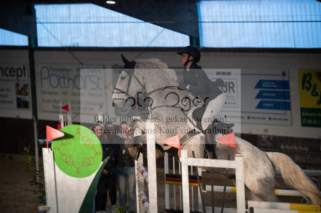Hallenreittunier Voxtrup 2023 | Entdecke hochwertige Reitturnierfotos von Foto Oger. Professionell, emotional und authentisch – jetzt Lieblingsmomente im Shop bestellen.Deutschlandweite Turnierfotografie. - Realisiert mit Pictrs.com