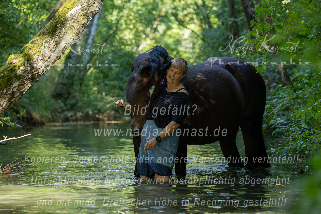 Auswahl_Photographie_Nadja_Kienast__IE_8355-Verbessert-RR | Ich biete Ihnen einzigartige und individuelle Fotoshootings mit Ihren Tieren.
In individuellen Coachings lernen Sie, wie sie von Ihrem Pferd, Ihrer Katze, Ihrem Hund oder einfach Ihrem persönlichen Lieblingstier eindrucksvolle Fotos machen können.