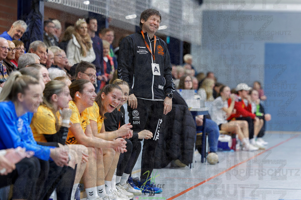 Frauen Oberliga Mitte (HHV); HSG Eibelshausen/Ewersbach - HSG Wettenberg II | Frauen Oberliga Mitte (HHV); HSG Eibelshausen/Ewersbach - HSG Wettenberg II am 13.12.2025 in Steinbrücken (Sporthalle am Hammerweiher)Photo © 2025 - Jörg Heinrich - Realisiert mit Pictrs.com