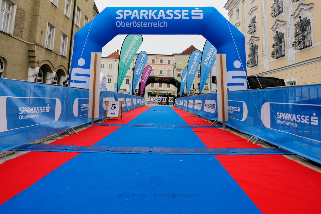AW_20231231awmac | WELS, 31.12.2023, Sparkasse Silvesterlauf Wels 2023 , Image shows: Photo: WAPICS / Andreas Willdoner