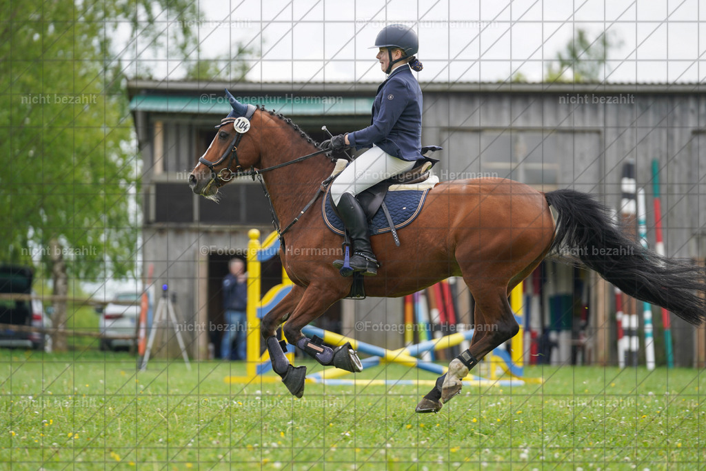 20240509-FAH02672 | Turnierbilder der Turnierfotografen Bayern, Pferdesport Fotografie, Reitsportbilder, Turnier Landberg am Lech, Turnierbilder bayern, Fotoagentur Herrmann