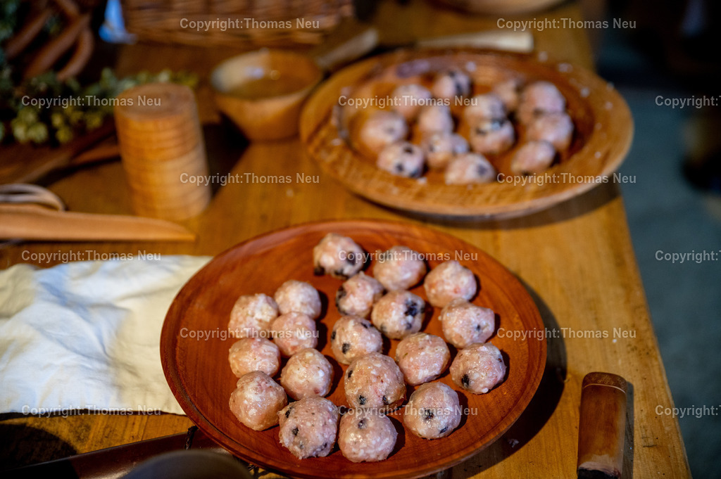 DSC_1185 | ble, Lauresham, Winter in Lauresham, Fleichbällchen aus Hühnerfleisch, ,, Bild: Thomas Neu