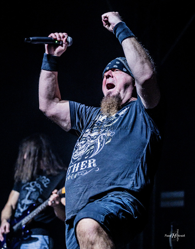 Justice 23.12.2025 | Frank Herberich Fotografie, Frank Herberich, Fotografie, Hochzeit, Portrait, St. Peter Ording, Ording, Westerhever, Nordsee, Frank Fotografie, Hardheim,  Odenwald,Walldürn, Band,Eventfotografie - Realisiert mit Pictrs.com