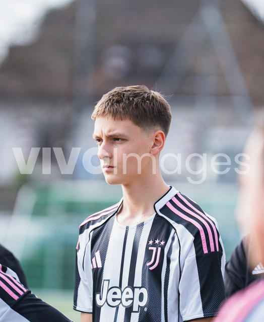 juv_lut_fmachado-0049 | Images from the Juniors B match between Juventus Academy and FC Lutry, played on 18 March 2026 in Lutry, Switzerland, featuring players, coaching staff and match action throughout the game.