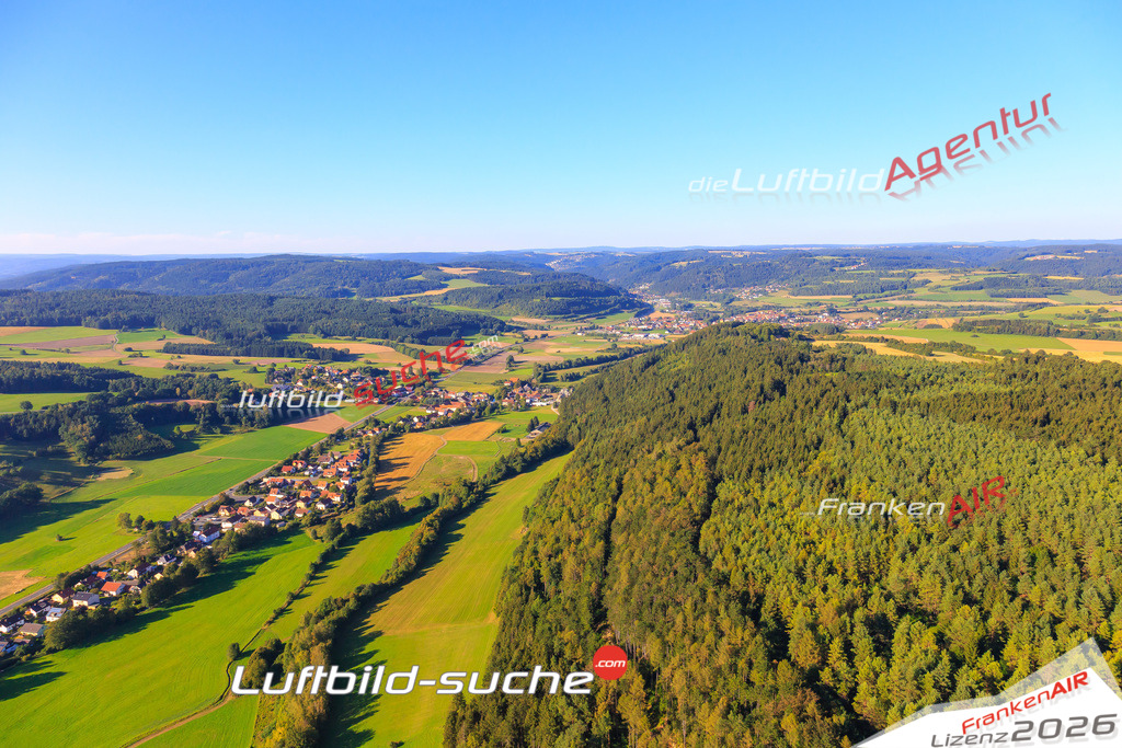 Die Luftaufnahme der Stadt Kronach wurde vom UL-Flugzeug heraus erstellt ( keine Drohne )- hohe Auflösung für beste Qualität
