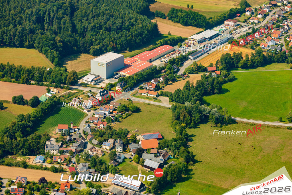Luftaufnahme Steinach an der Steinach Mitwitz - Die Luftaufnahme wurde 2025 vom UL-Flugzeug heraus erstellt ( ohne Drohne ) - Hochauflösende Luftaufnahme - für professionelle Ausdrucke geeignet. Die Geschenkidee !Mit Lizenz und Bildrechte bestellbar