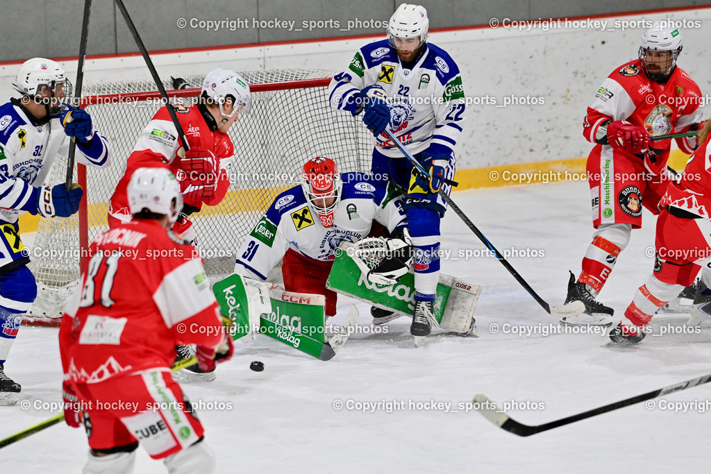 ESV Ferlach vs. UECR Eisbären Huben | #32 Wibmer Michael UECR EISBÄREN HUBEN, #31 Sicher Michael UECR EISBÄREN HUBEN, #22 Waldner Elias UECR EISBÄREN HUBEN, #11 Toff Nico ESV Ferlach, ESV Ferlach vs. UECR Eisbären Huben, ESV Ferlach vs. UECR Eisbären Huben am 31.10.2025 in Ferlach (HTC Eishalle Ferlach), Austria, (Photo by Bernd Stefan)