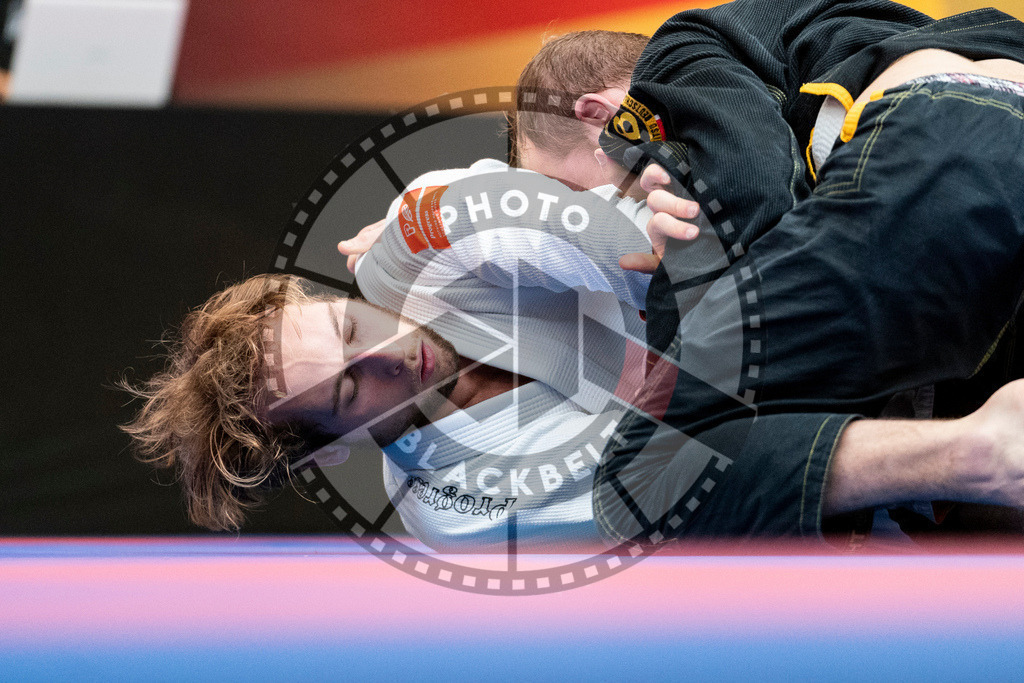 20231118PBB11368 | Fighters compete during the AJP Tour 600 Frankfurt Championship in Frankfurt/Main, Germany, on November 18, 2023.