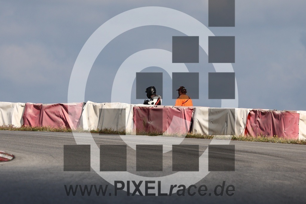 0937-20240803_00234 | Schöne Erinnerungen an spannende Momente - das festzuhalten ist unser Job. PIXELrace.de ist seit 2003 auf den Rennstrecken Europas unterwegs um die Action draußen beim Fahren und die wunderbare Stimmung imm Fahrerlager für euch einzufangen.