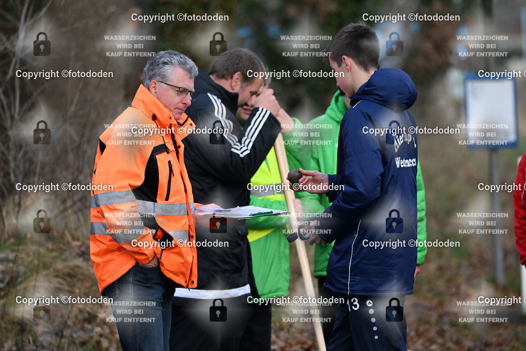 DSC_2907 | Hannes Müller / Westeraccum / ESE (rechts) bei der Kontrolle der Eisenkugel