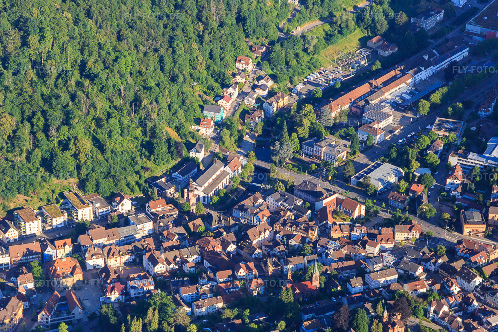 Luftbild: Schiltachstr in Schramberg im Bundesland Baden-Württemberg in Deutschland. Foto: IMG_149157.jpg vom 29.06.2025 durch Werner Riehm/FLY-FOTO.de