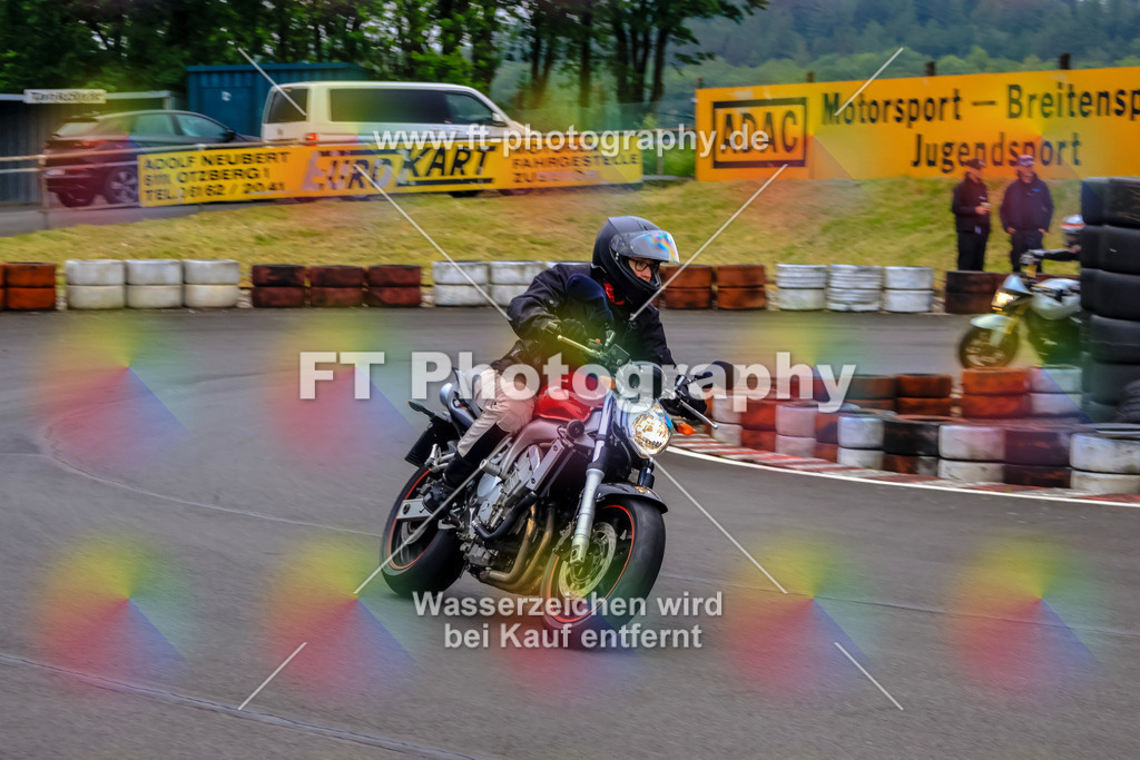 OBK-5392 | Hier findet Ihr Bilder von Touristenfahrten auf der Nürburgring Nordschleife oder von anderen Veranstaltungen die ich besucht habe. Viel Spass beim Durch Schauen 