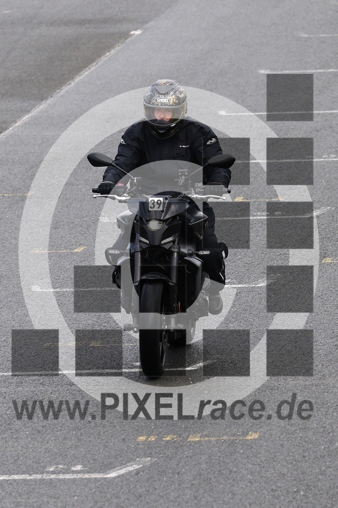 0039-20260512_01034 | Schöne Erinnerungen an spannende Momente - das festzuhalten ist unser Job. PIXELrace.de ist seit 2003 auf den Rennstrecken Europas unterwegs um die Action draußen beim Fahren und die wunderbare Stimmung imm Fahrerlager für euch einzufangen.