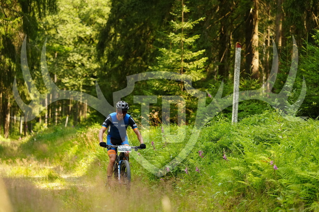 FC103365 | Fotogalerie der Treibjagd im Dunkelwald - Dein MTB Etappenrennen im Erzgebirge - Realisiert mit Pictrs.com