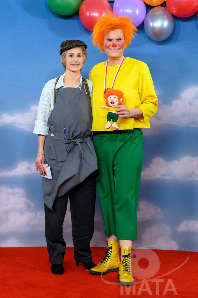 _DWI2485 | Nürnberg Oberbürgermeister Marcus König mit seiner Gattin Anke bei der TV-Sendung Fastnacht in Franken 2024. Veitshöchheim, 02.02.2024 Bayern Deutschland - Realisiert mit Pictrs.com