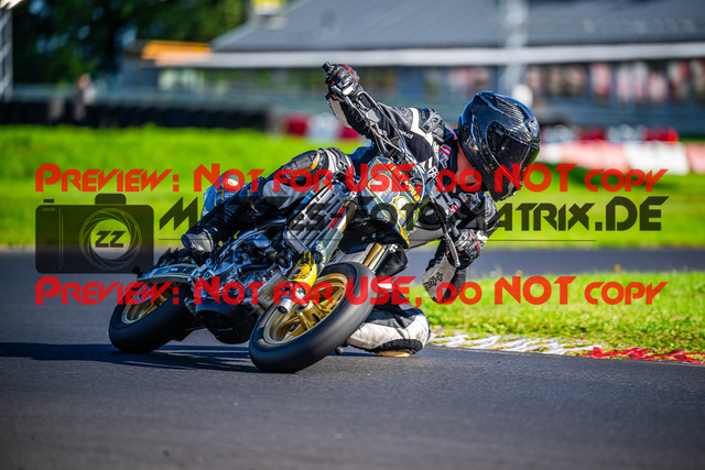 MaZZes_FotoMatrix_230920_1251 | Fotograf Mathias Schmid
Sportfotograf,
Eventfotograf,
Hochzeitsfotograf,
Portraitfotograf